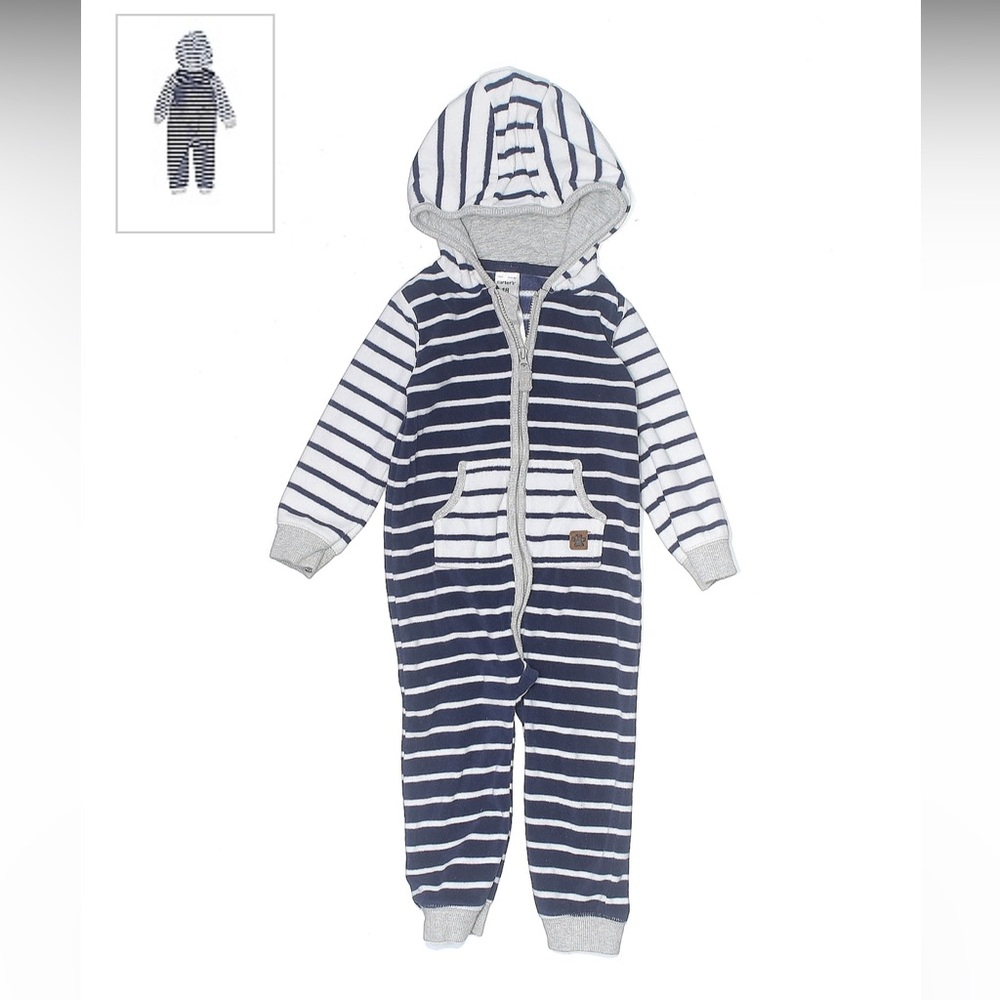 ⭐️3/$15 Carter’s 6 months one piece hooded long sleeve romper striped
